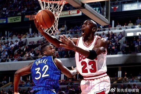 巅峰乔丹遇到新秀奥尼尔，轰下64分6篮板5抢断，奥尼尔什么表现？